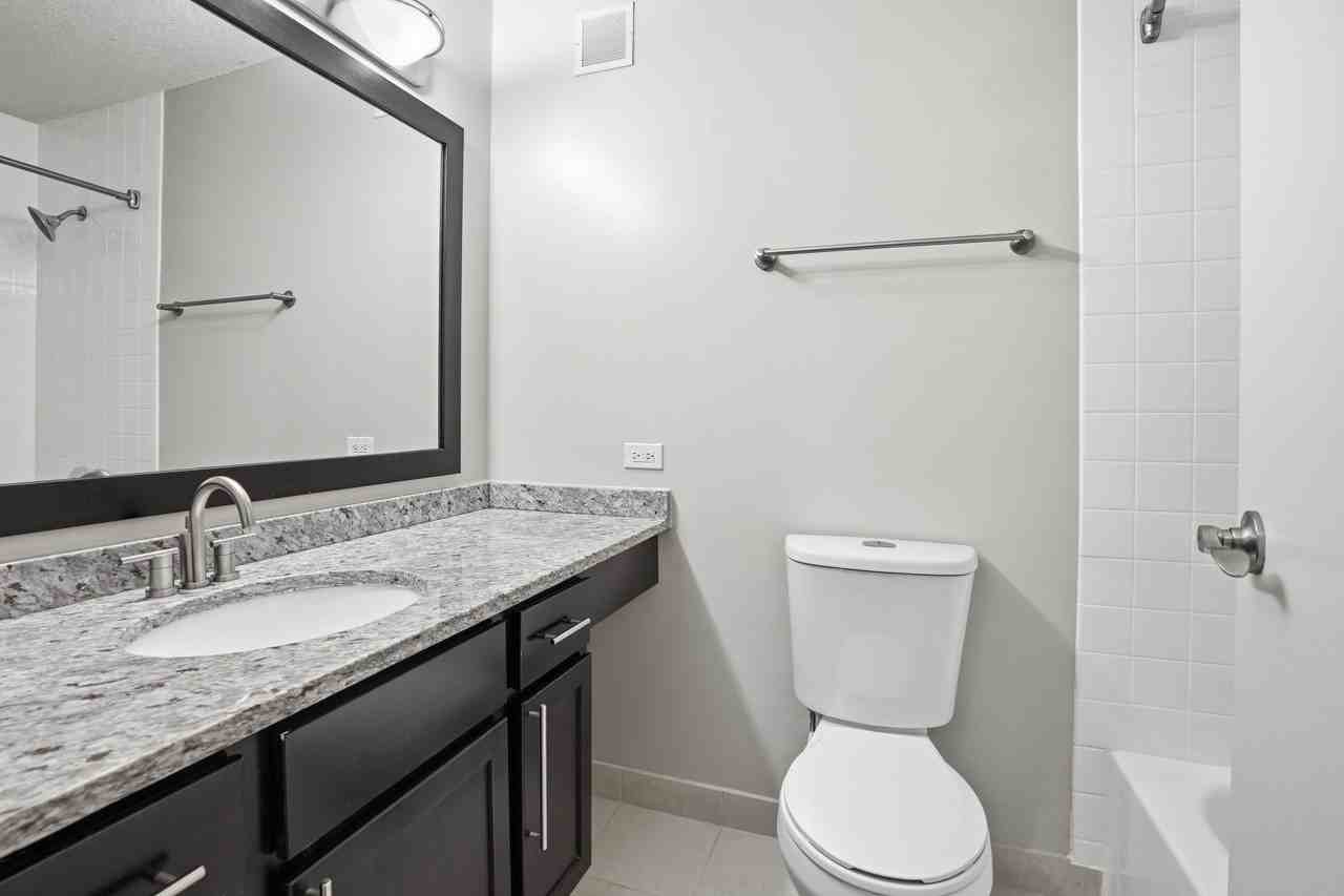 71 W Huron St - Photo 7 of 17