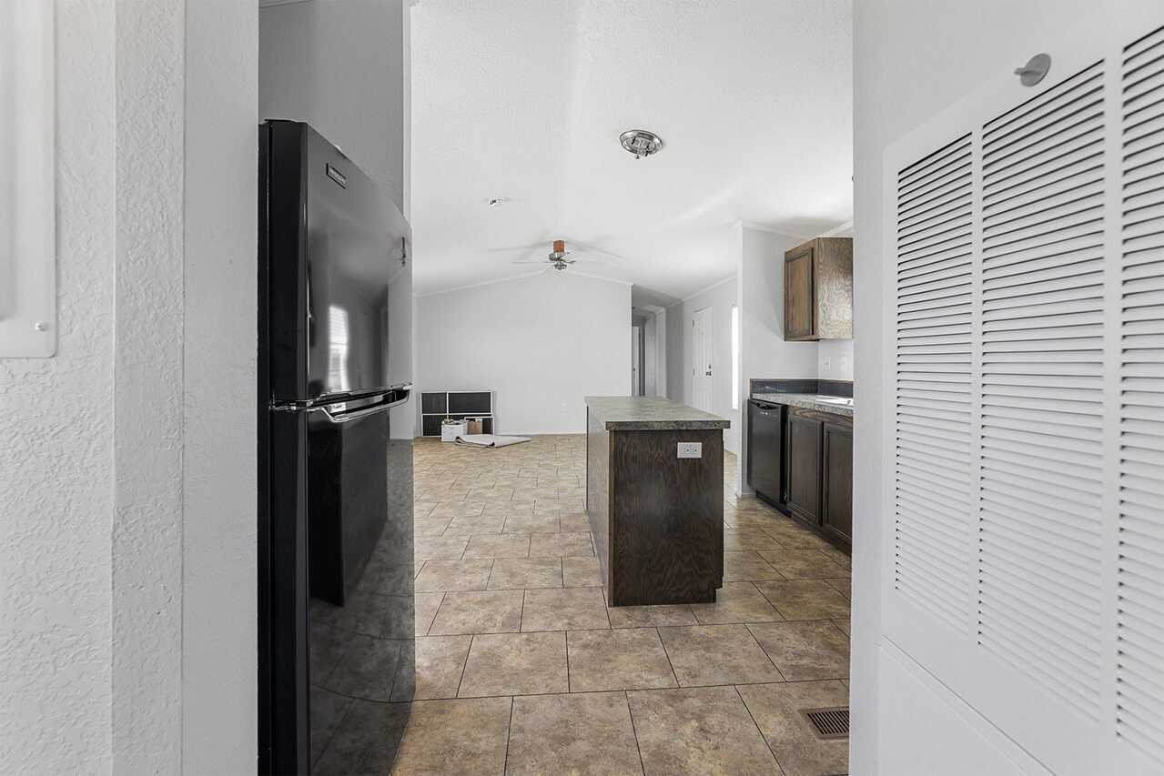 295 Kodak Ct - Photo 3 of 11