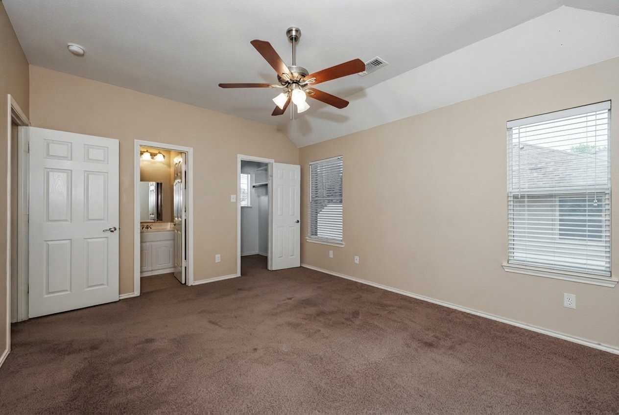 7035 Moss Lake Ct - Photo 5 of 15