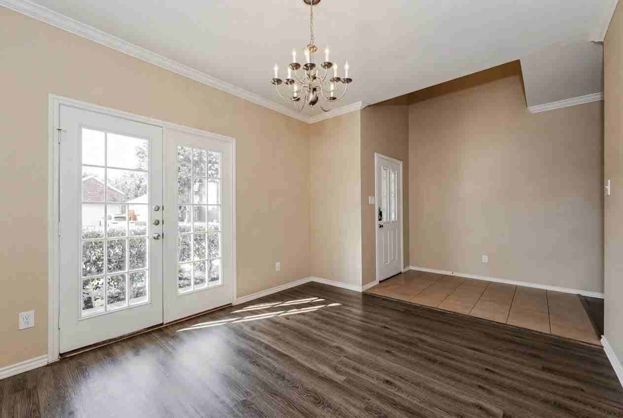 7035 Moss Lake Ct - Photo 7 of 15