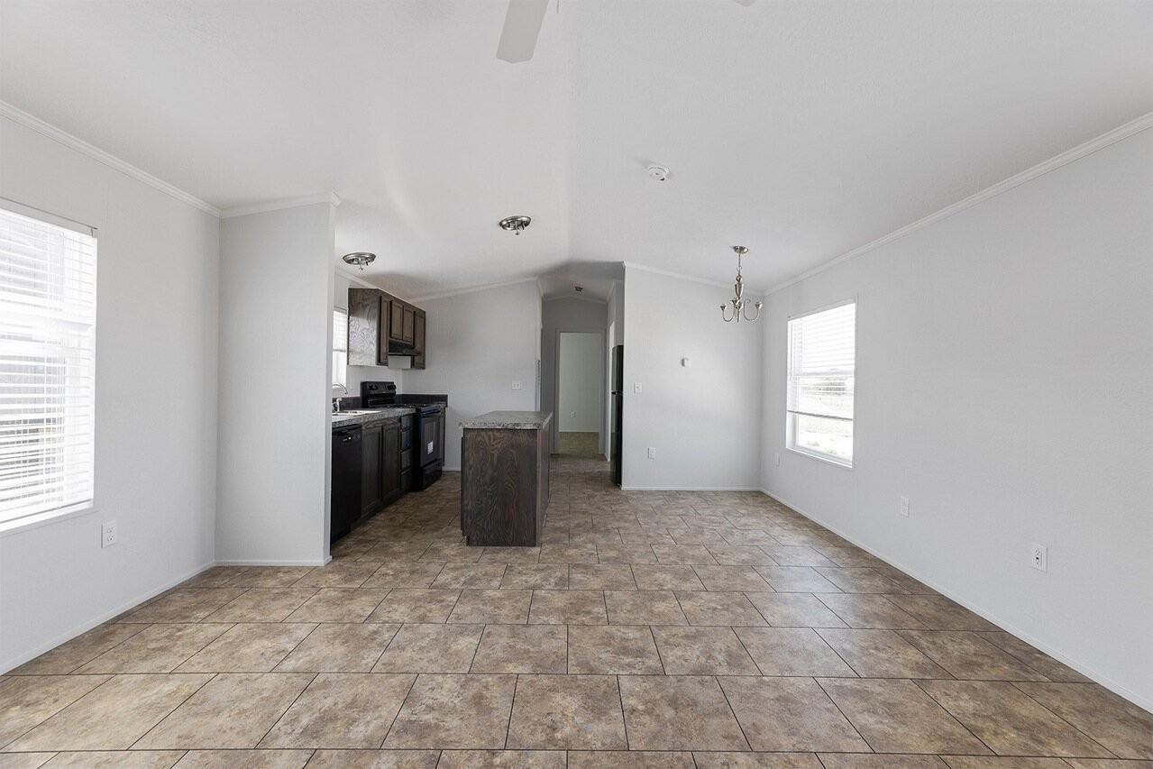 585 Kodak Ct - Photo 5 of 11