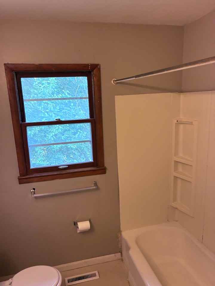 4906 N 61st St - Photo 5 of 11