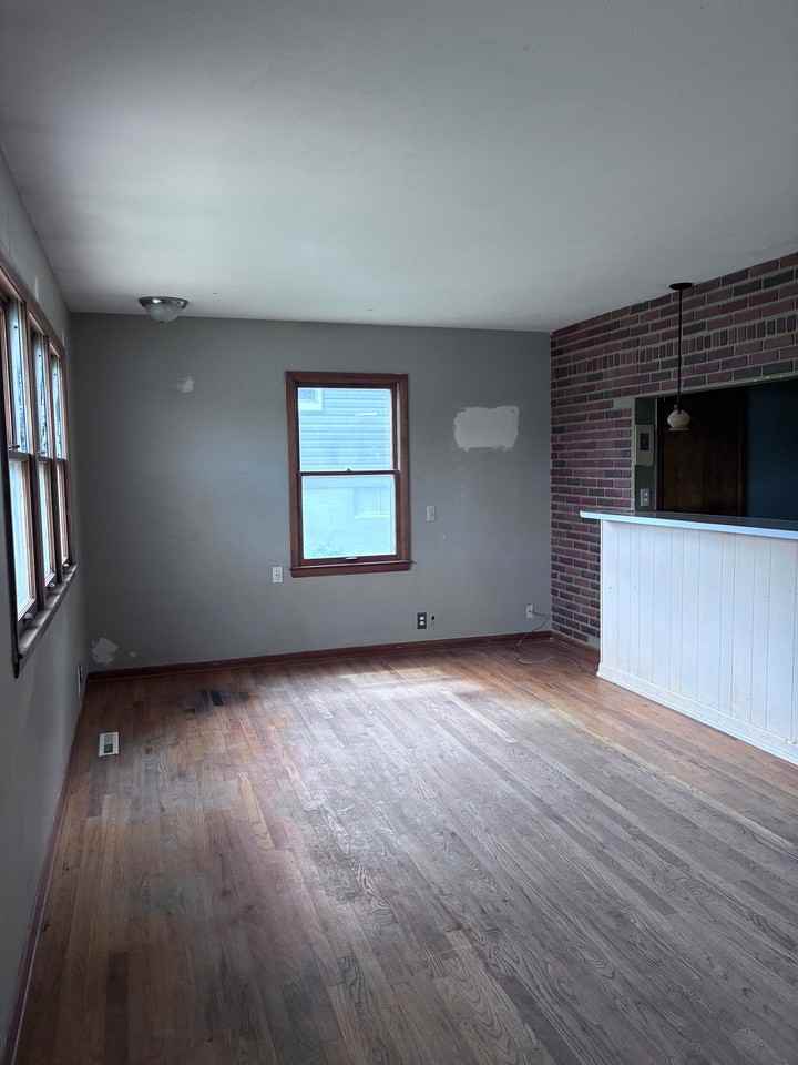 4906 N 61st St - Photo 6 of 11