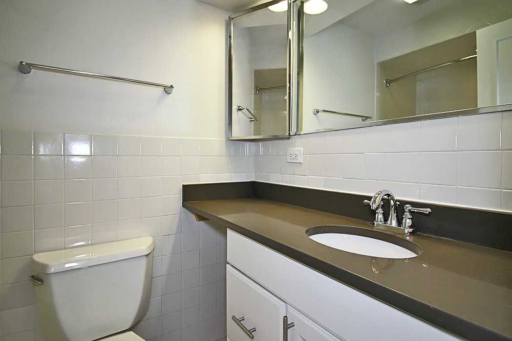 208 E Chestnut St - Photo 6 of 13