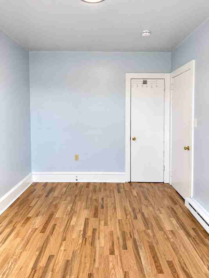 405 W 21st St #3 - Photo 3 of 9