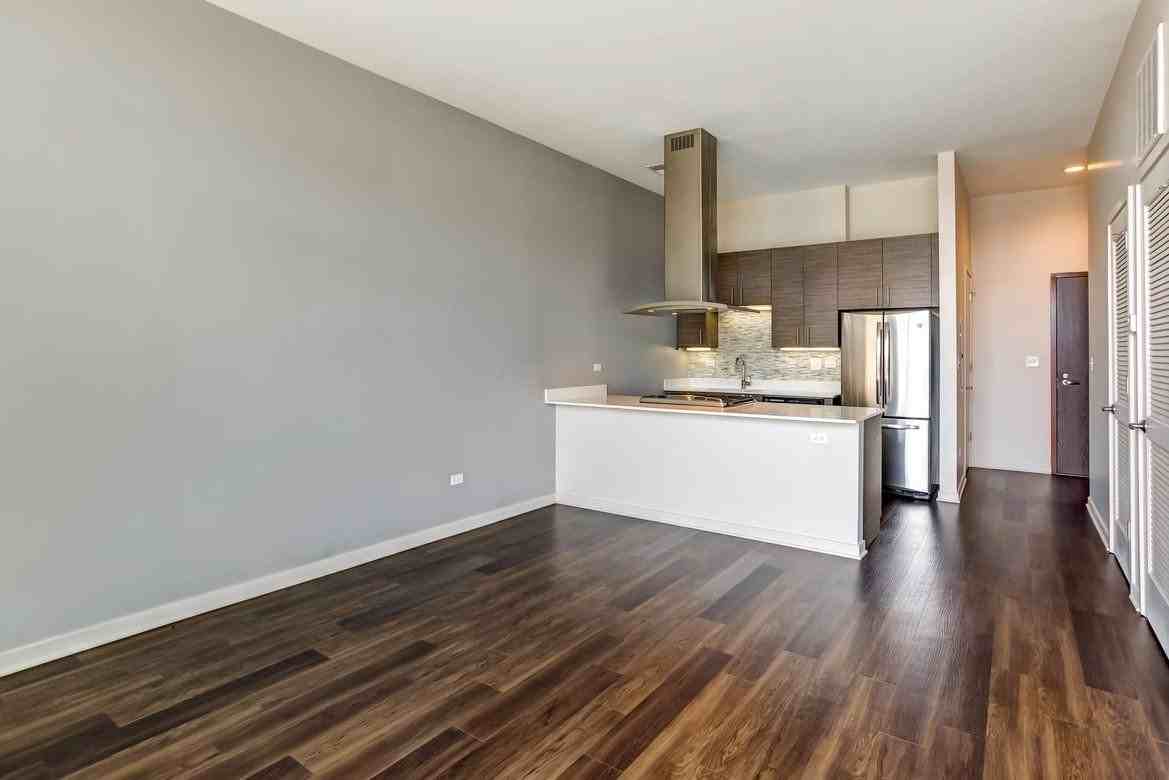 1228 W Madison St - Photo 2 of 12