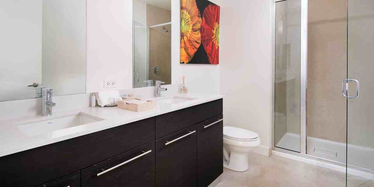 1228 W Madison St - Photo 5 of 12
