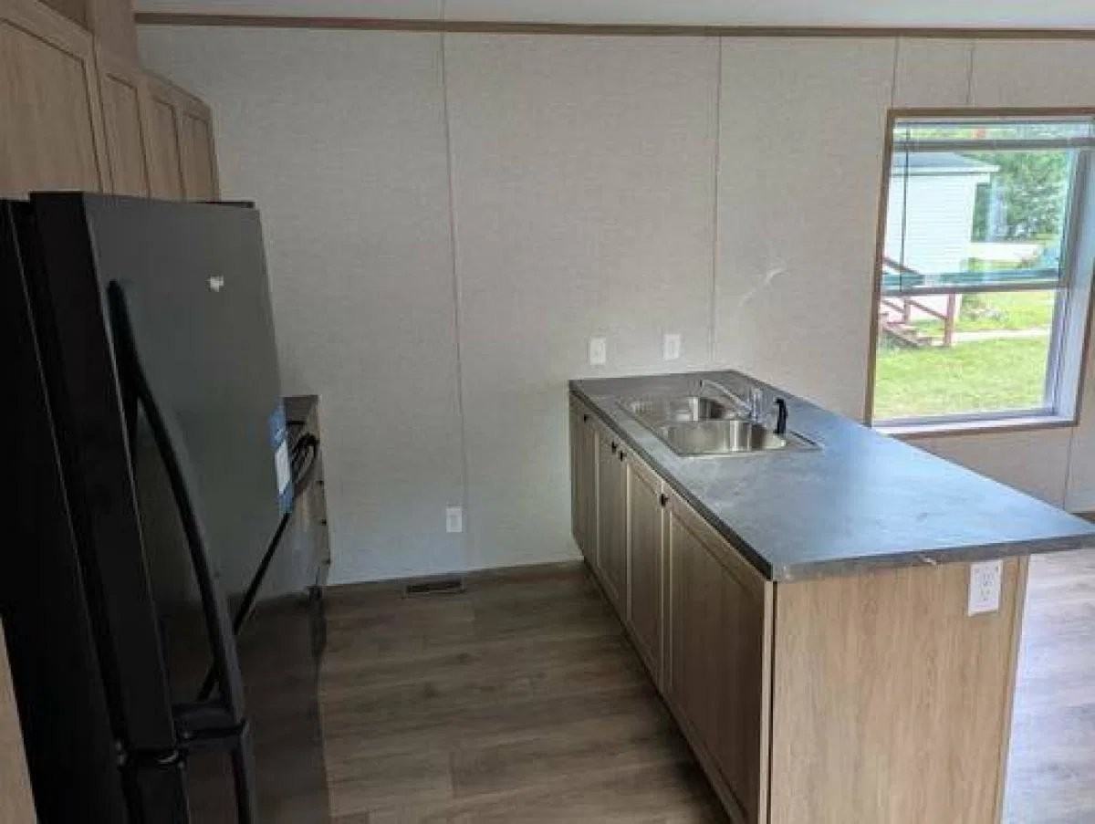 4260 Lawrence Ave #18 - Photo 6 of 13