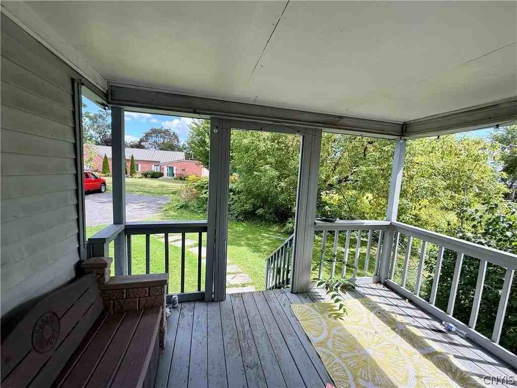 722 Oswego St - Photo 6 of 8