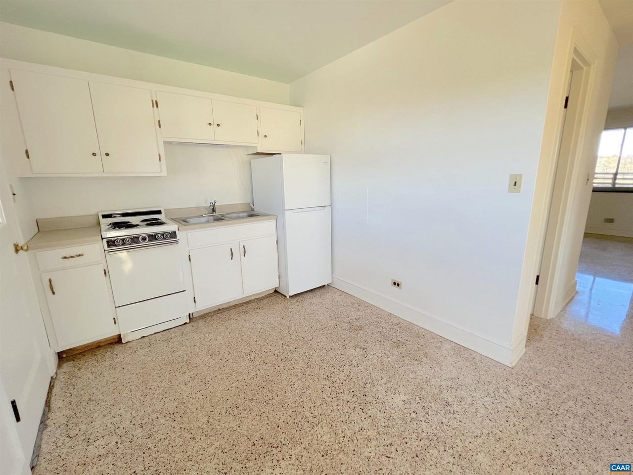 2617 Bonny View Ln - Photo 2 of 33