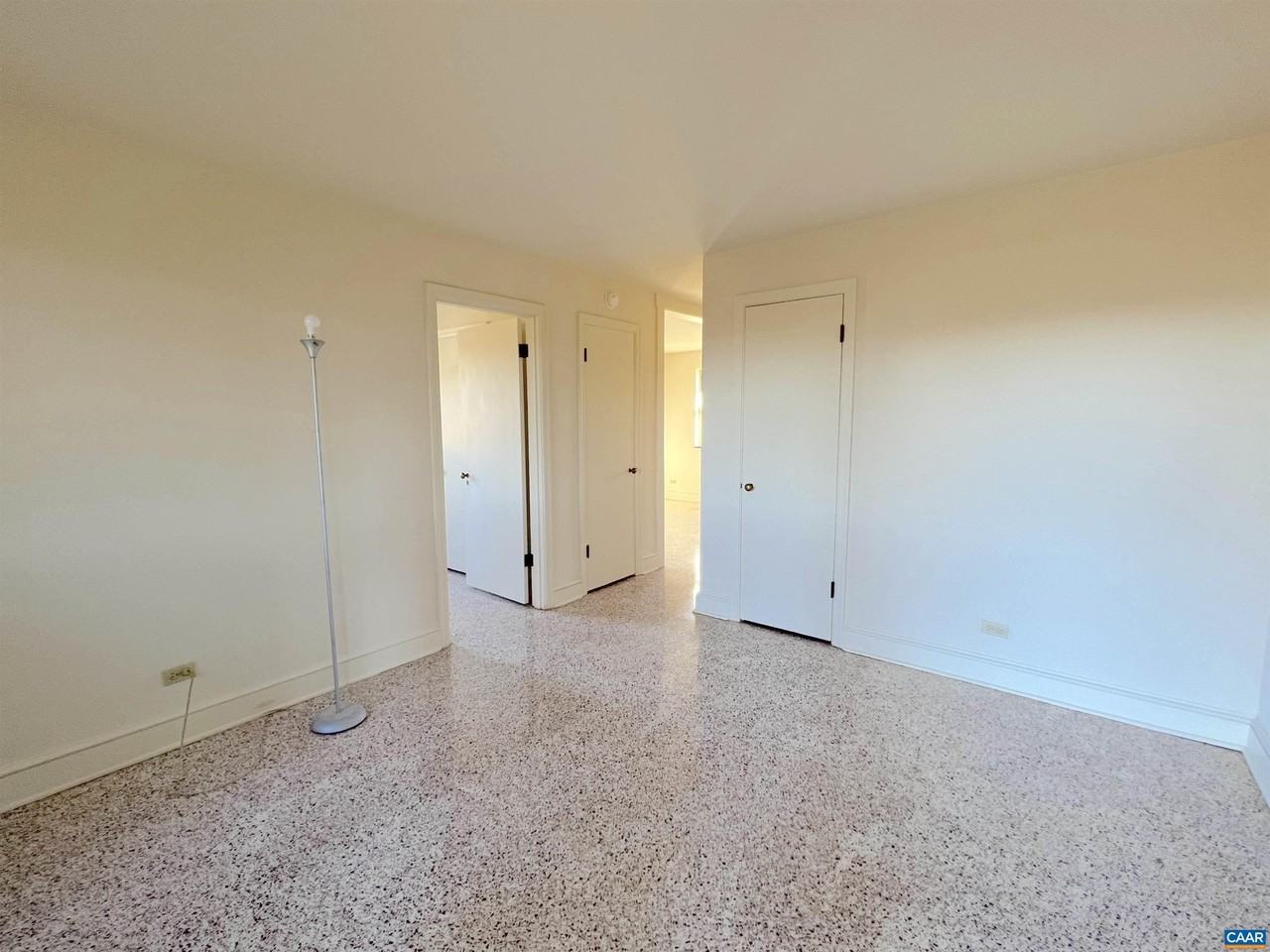 2617 Bonny View Ln - Photo 6 of 33
