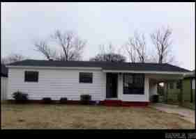 featured image of 5004 S Woodland Dr