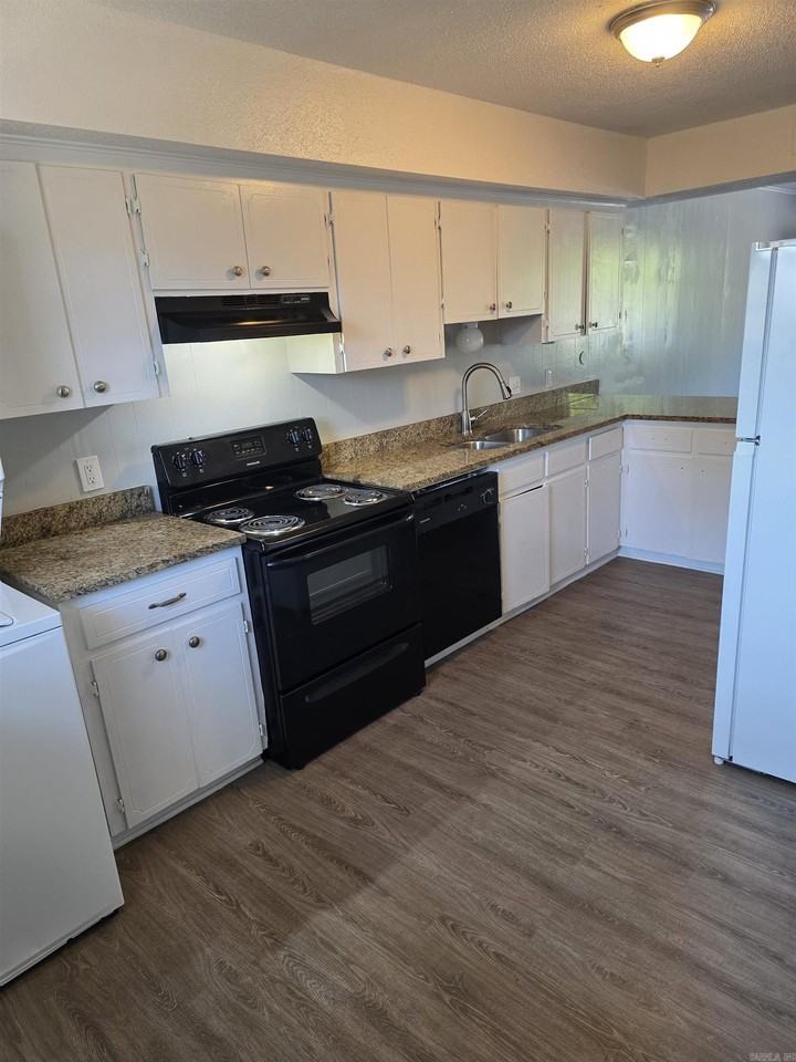 3017 Parkway Dr #3 - Photo 3 of 19