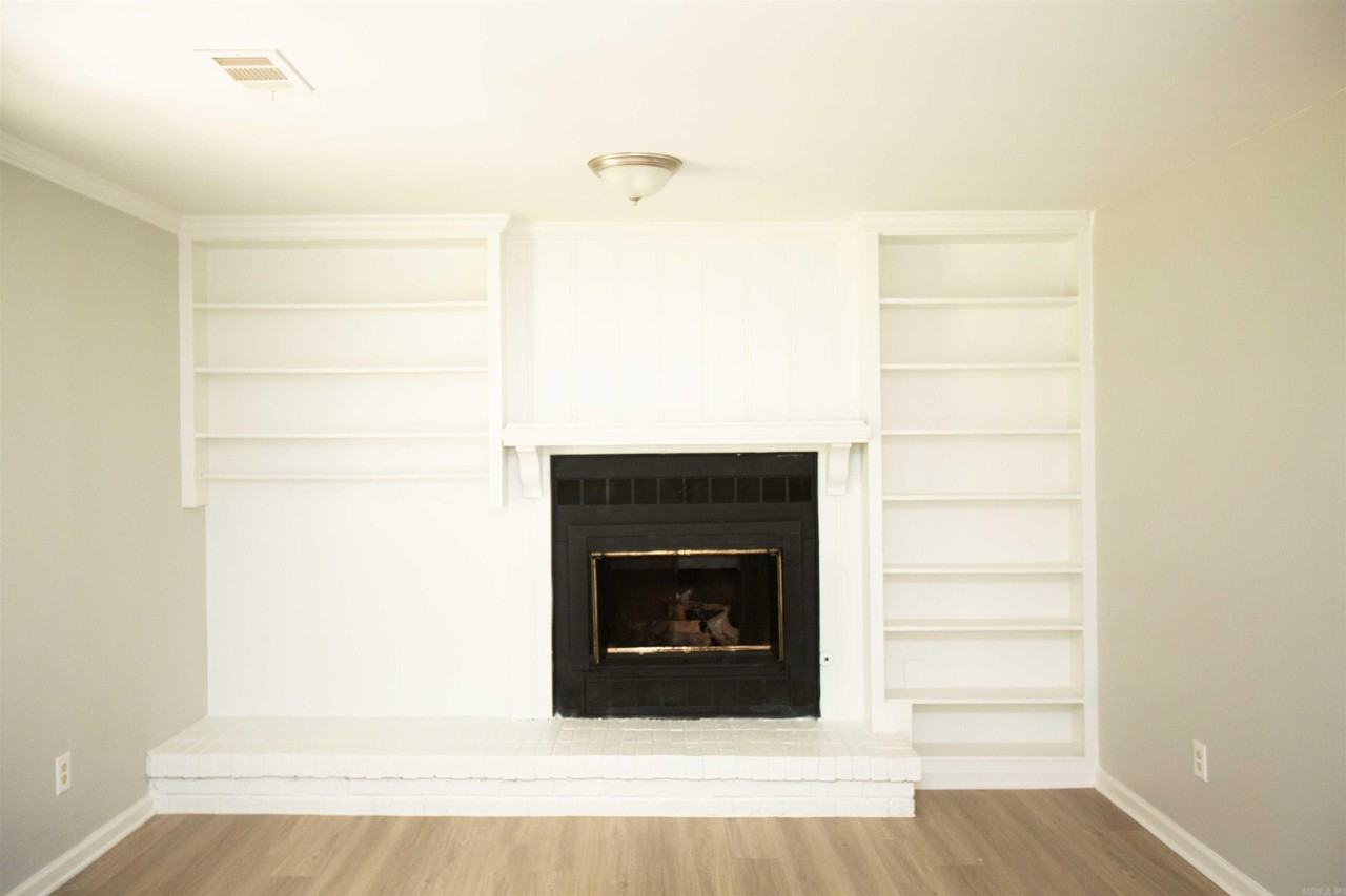 208 Greencrest Dr - Photo 4 of 23