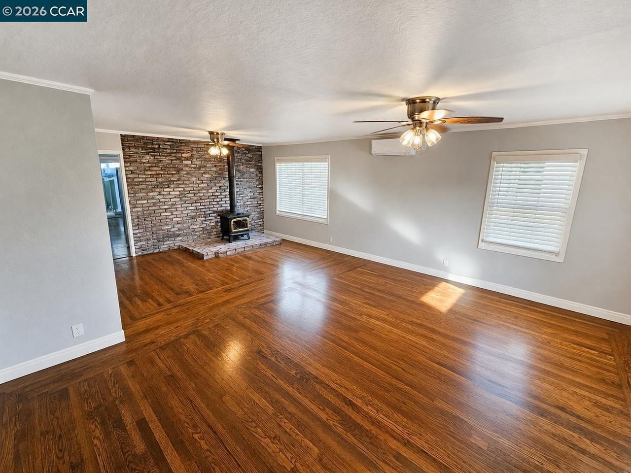 916 Veale Ave - Photo 2 of 8