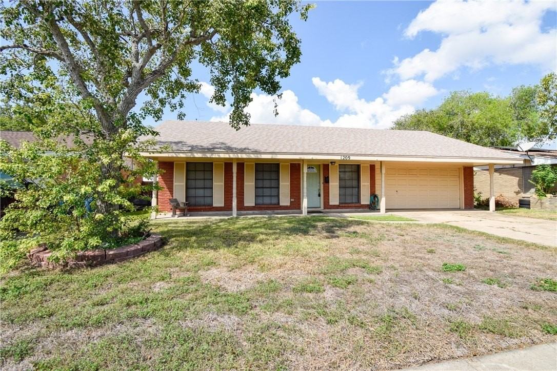 1209 Dallas St - Photo 2 of 29
