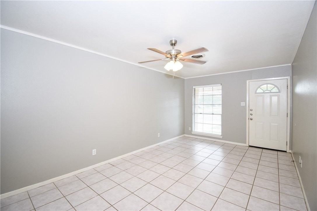 1209 Dallas St - Photo 3 of 29