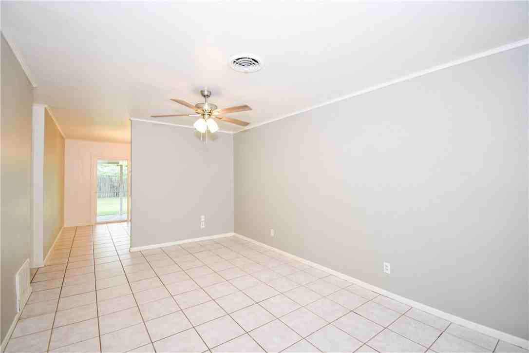 1209 Dallas St - Photo 6 of 29