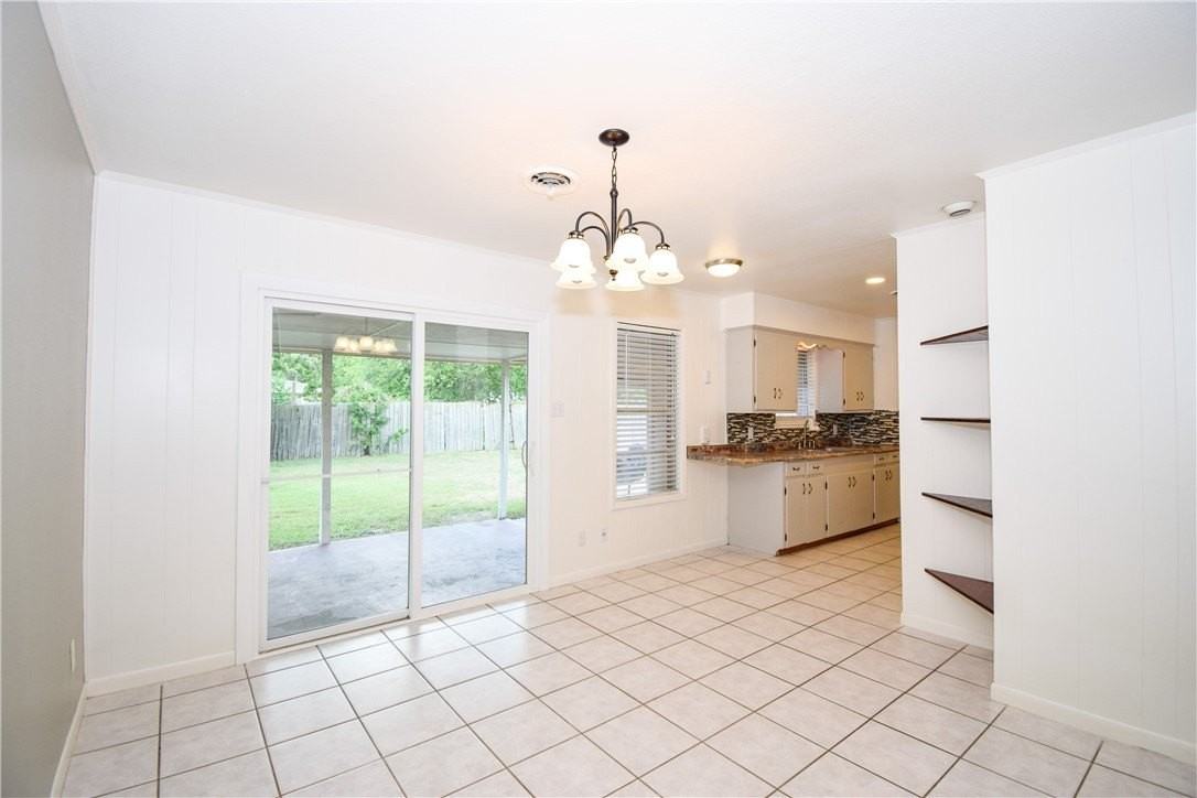 1209 Dallas St - Photo 7 of 29