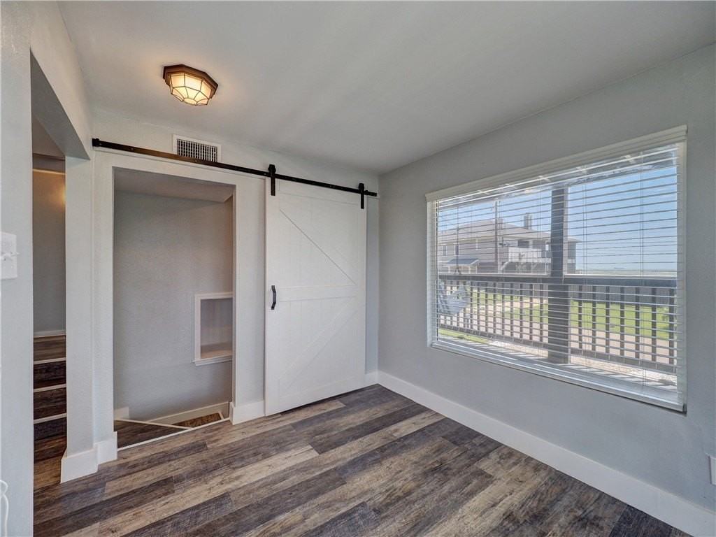 210 Causeway St - Photo 7 of 33