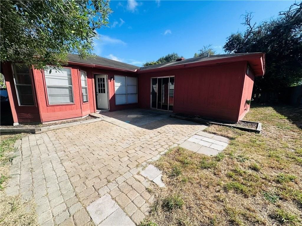 862 Siskin Cir - Photo 2 of 17