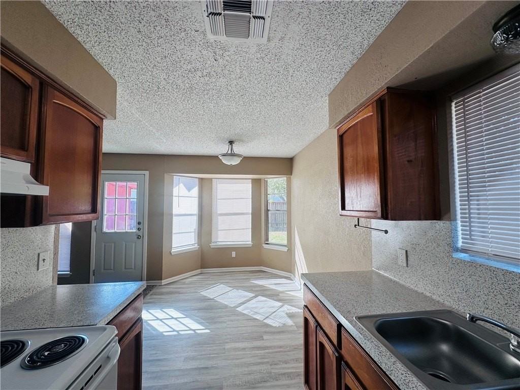 862 Siskin Cir - Photo 4 of 17