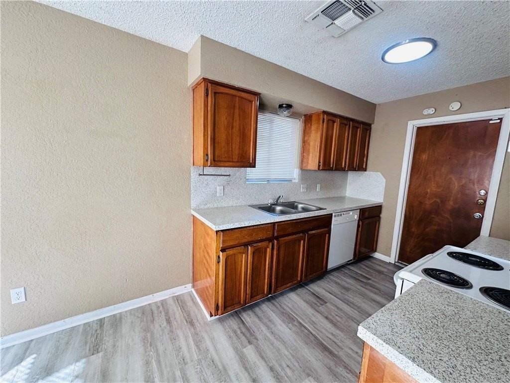862 Siskin Cir - Photo 6 of 17