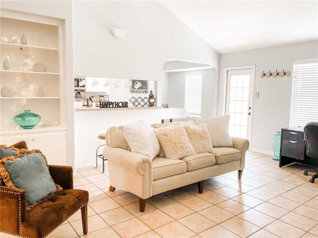 13901 Lighthouse Dr - Photo 3 of 38