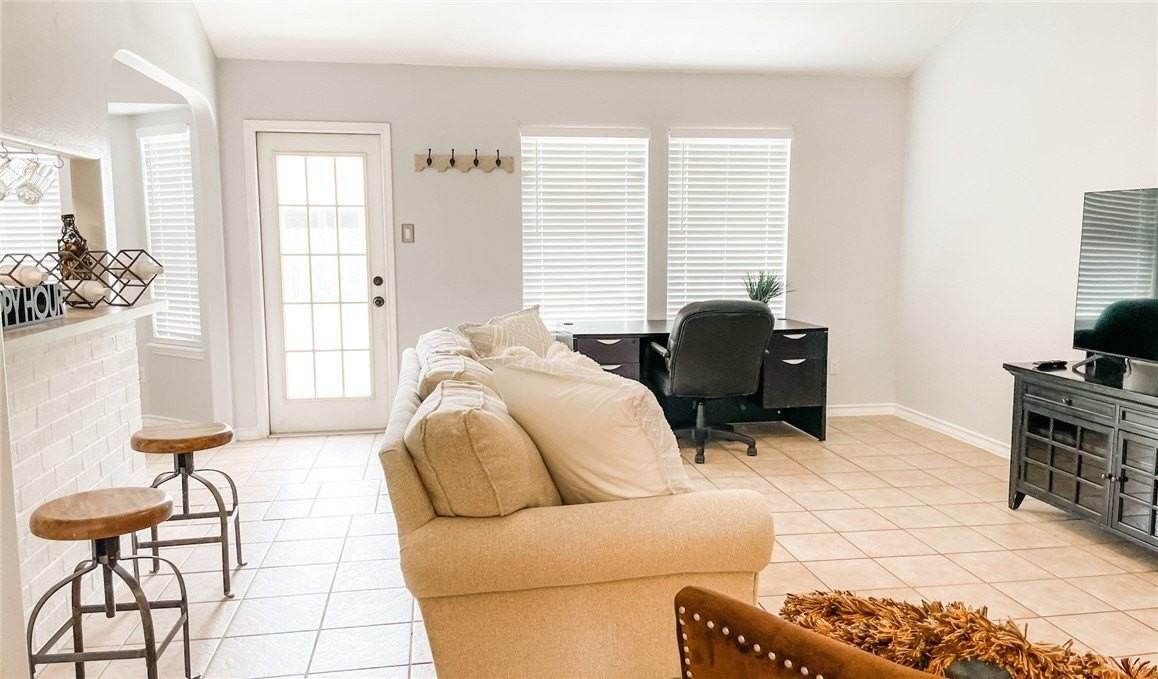 13901 Lighthouse Dr - Photo 7 of 38