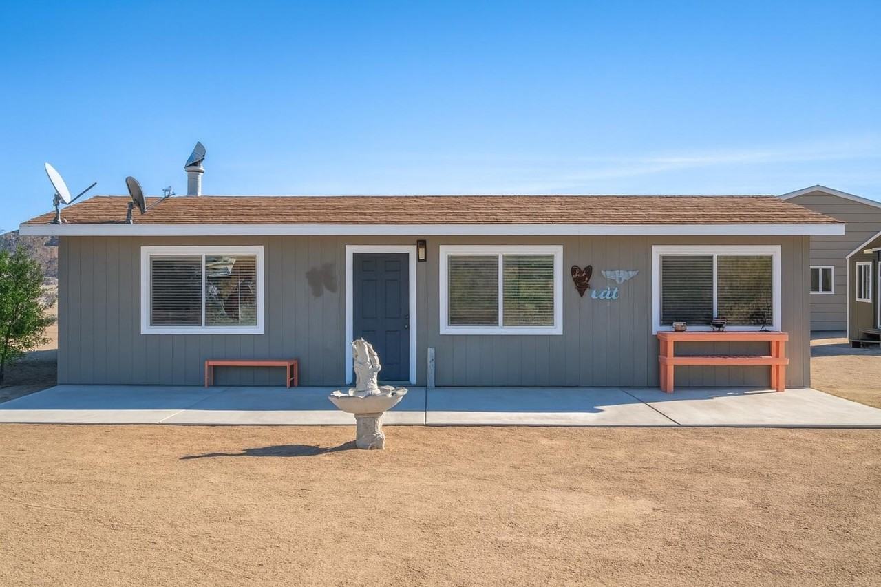 2467 Sand Dr - Photo 3 of 38