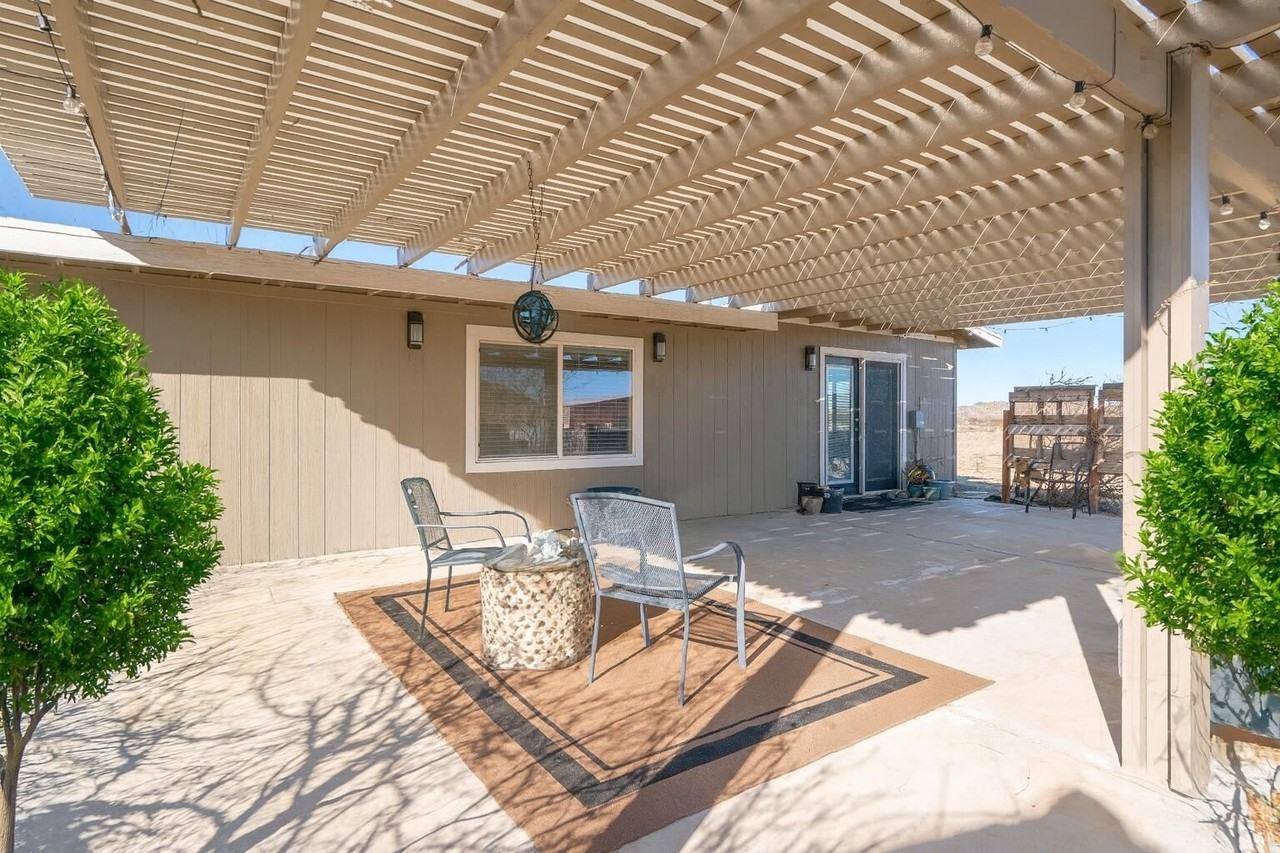 2467 Sand Dr - Photo 5 of 38