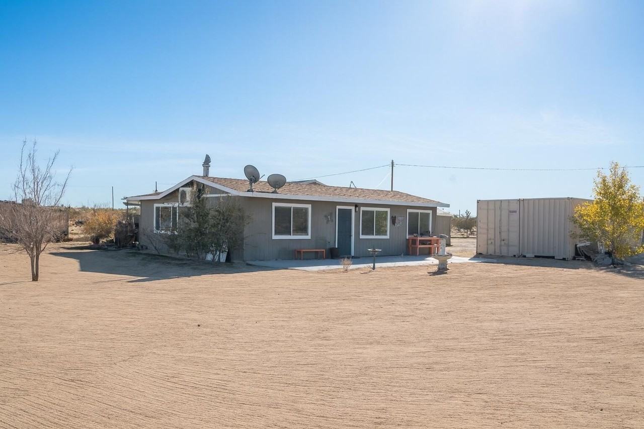 2467 Sand Dr - Photo 7 of 38