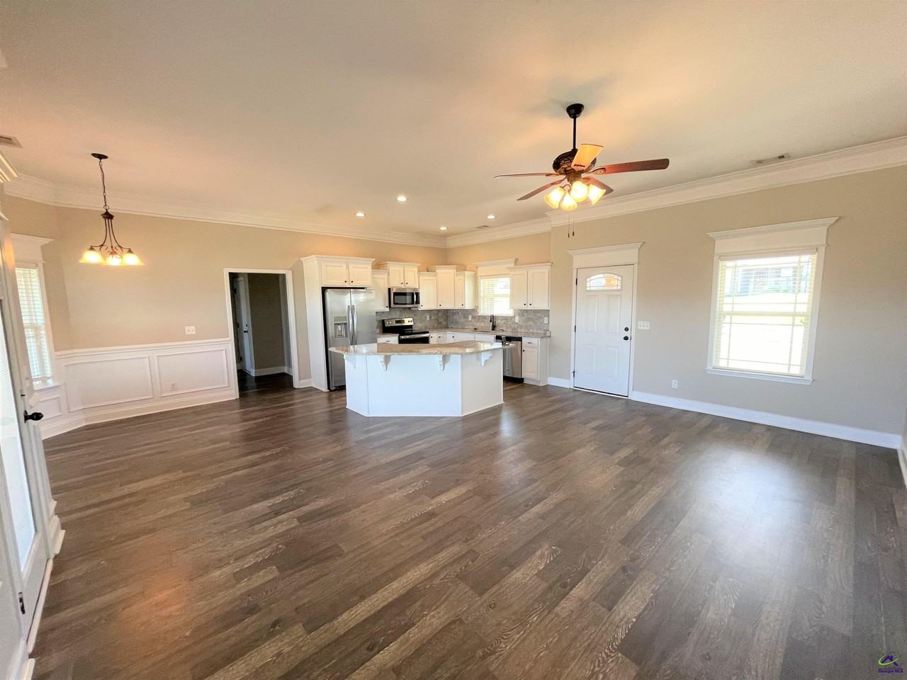 102 Exeter Way - Photo 2 of 19