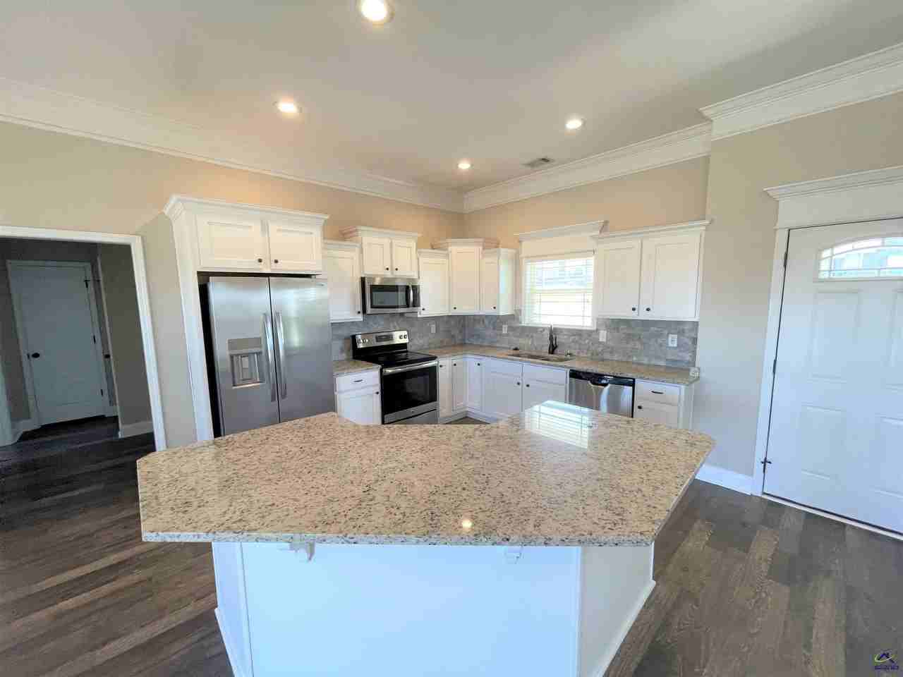 102 Exeter Way - Photo 3 of 19
