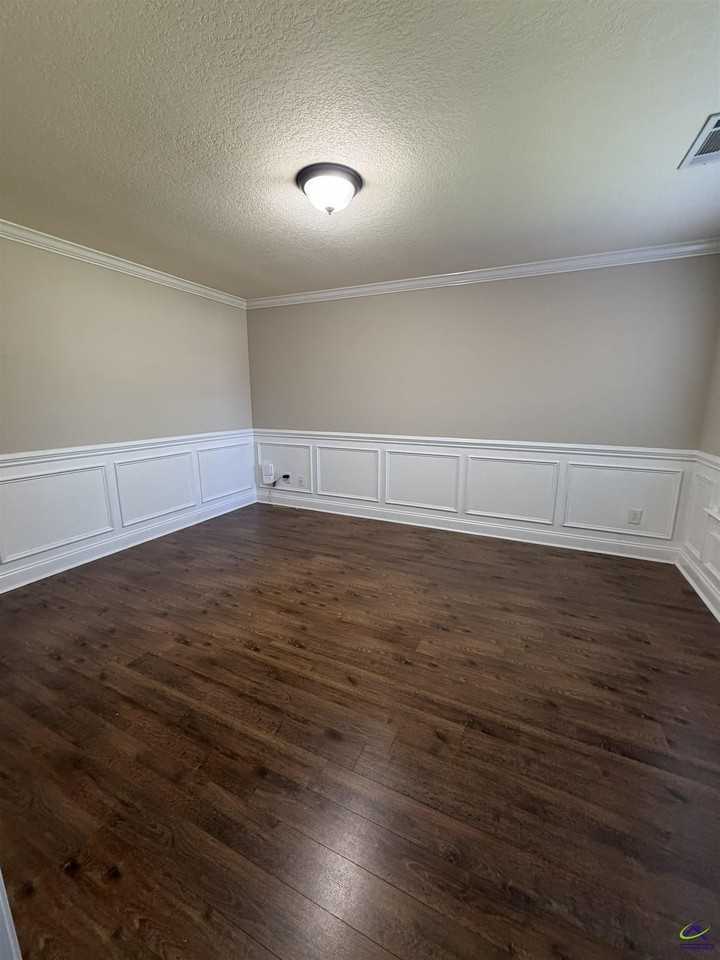 605 Cheshire Dr - Photo 5 of 20