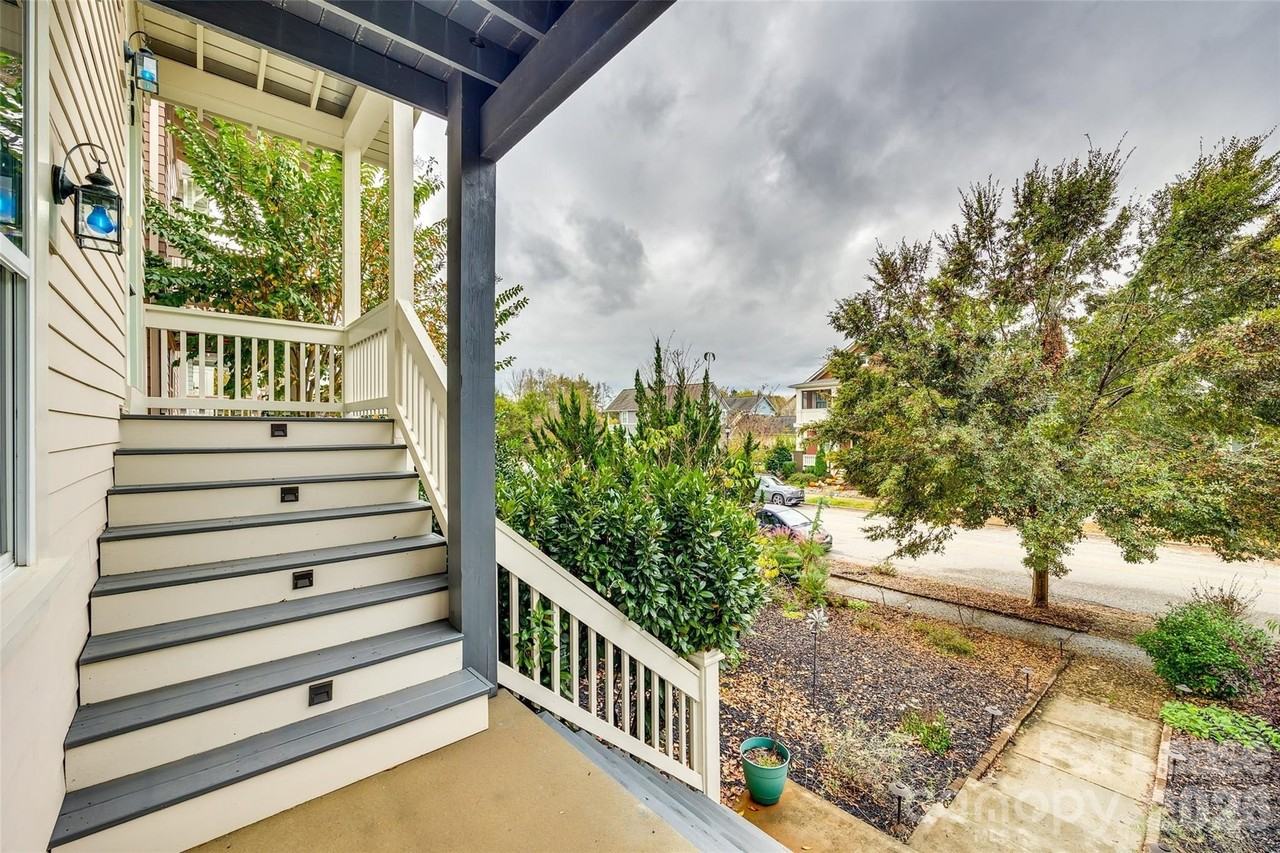 799 Herrons Ferry Rd - Photo 3 of 42