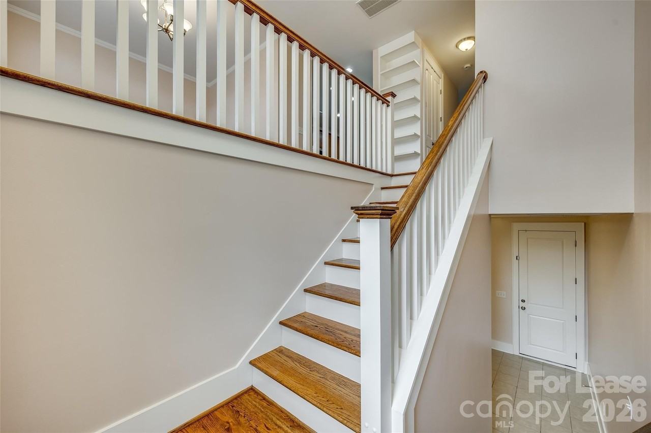 799 Herrons Ferry Rd - Photo 5 of 42