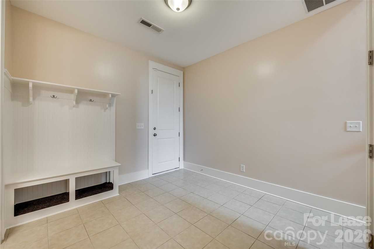 799 Herrons Ferry Rd - Photo 7 of 42