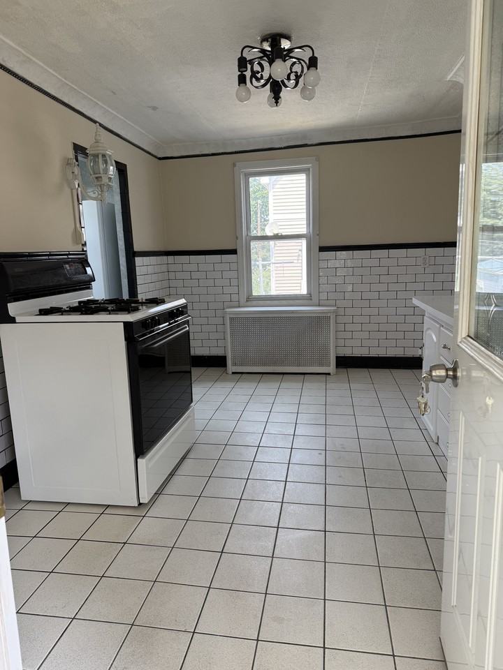 259 Park Ave #1 - Photo 3 of 23