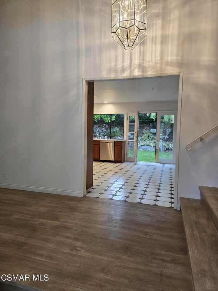 3166 Black Hills Ct - Photo 4 of 30