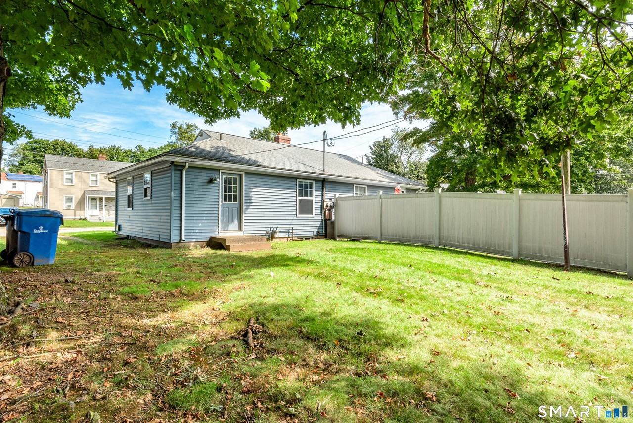 32 Bunce Dr - Photo 5 of 22