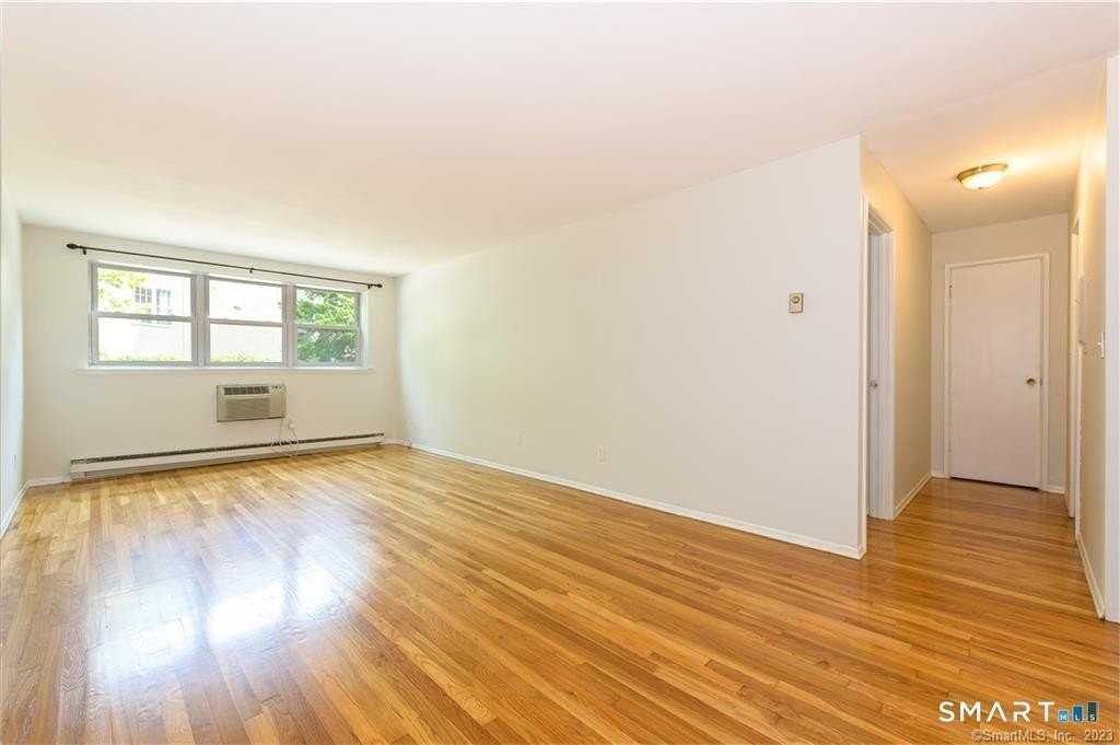 637 Cove Rd #A10 - Photo 5 of 17