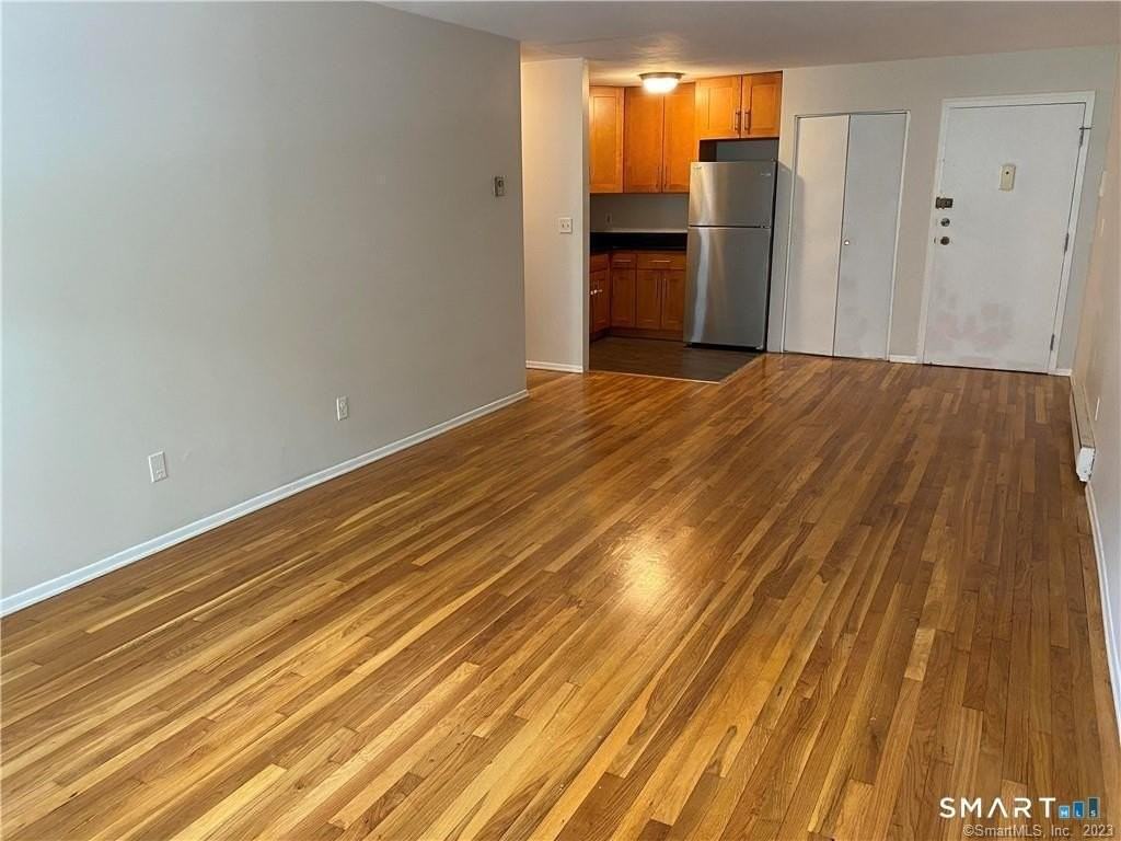 637 Cove Rd #A10 - Photo 6 of 17