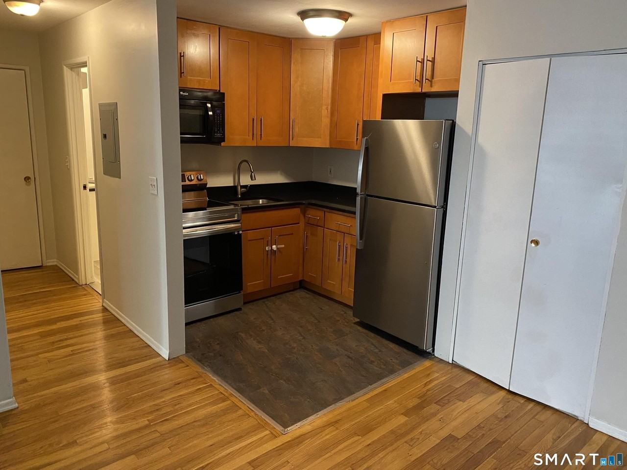 637 Cove Rd #A10 - Photo 7 of 17