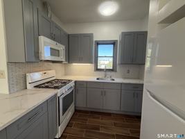 featured image of 264 Ferry St #3