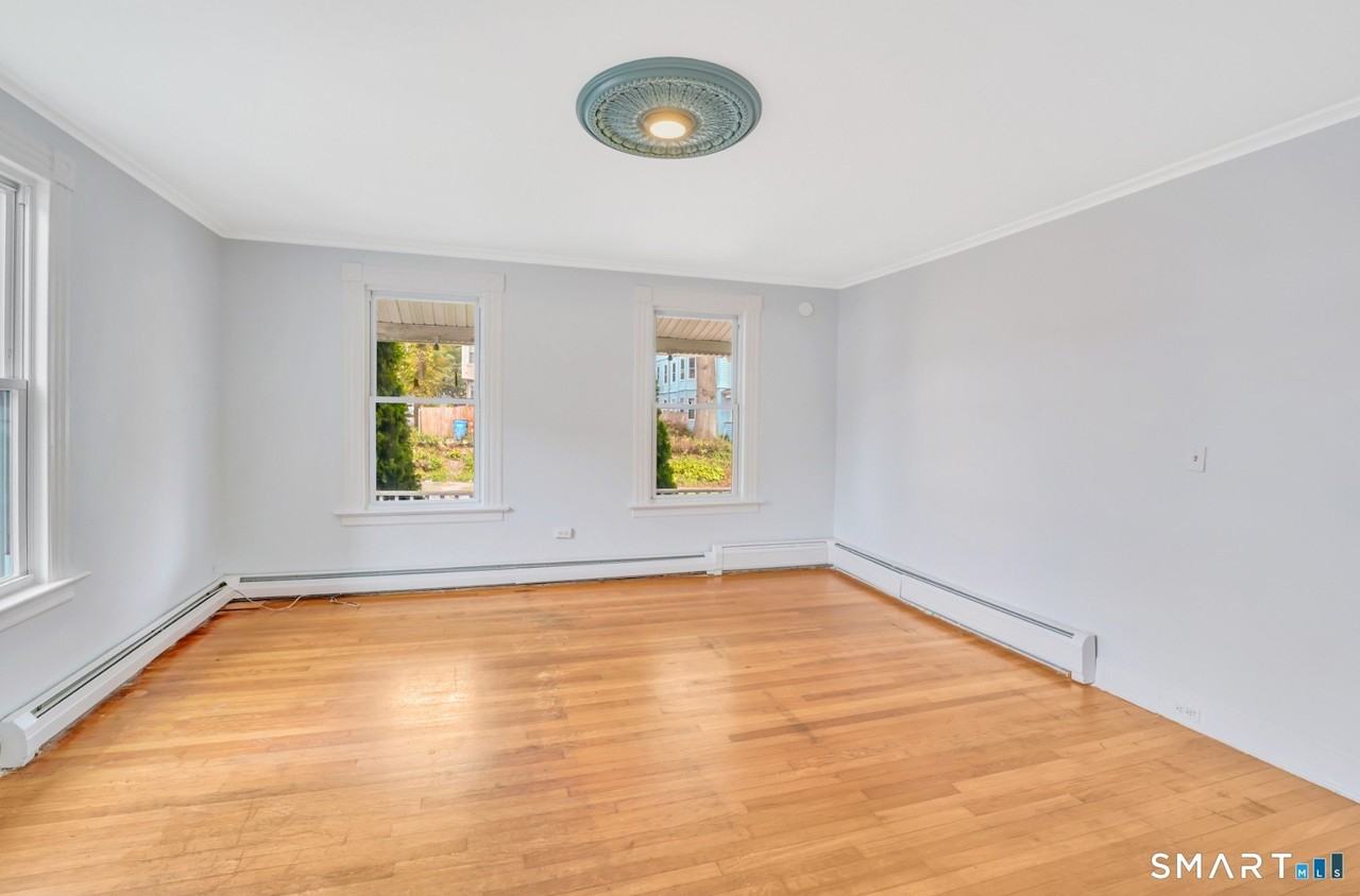 233 S Whitney St - Photo 4 of 7