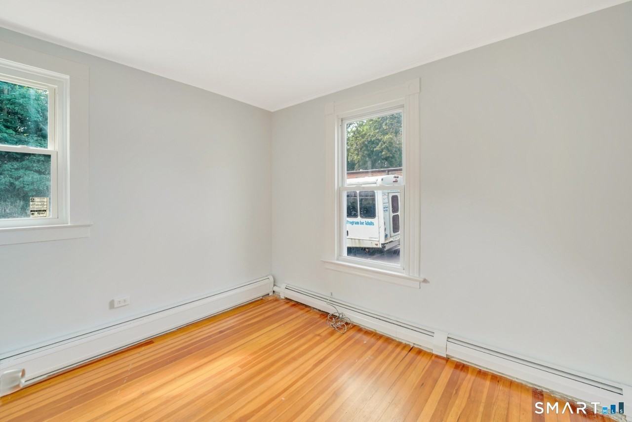 233 S Whitney St - Photo 5 of 7
