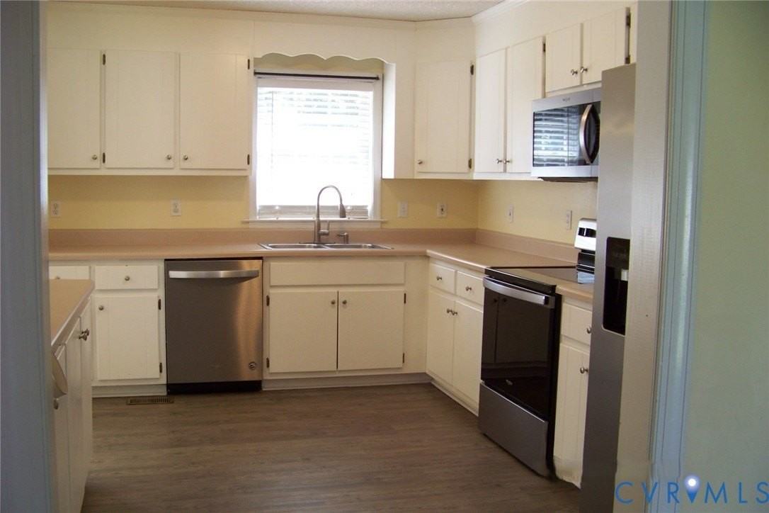 22925 Pheasant Ct - Photo 3 of 19