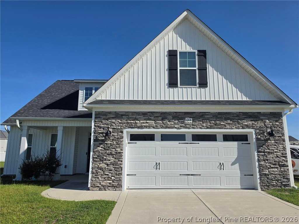 644 Amusement Dr - Photo 3 of 37