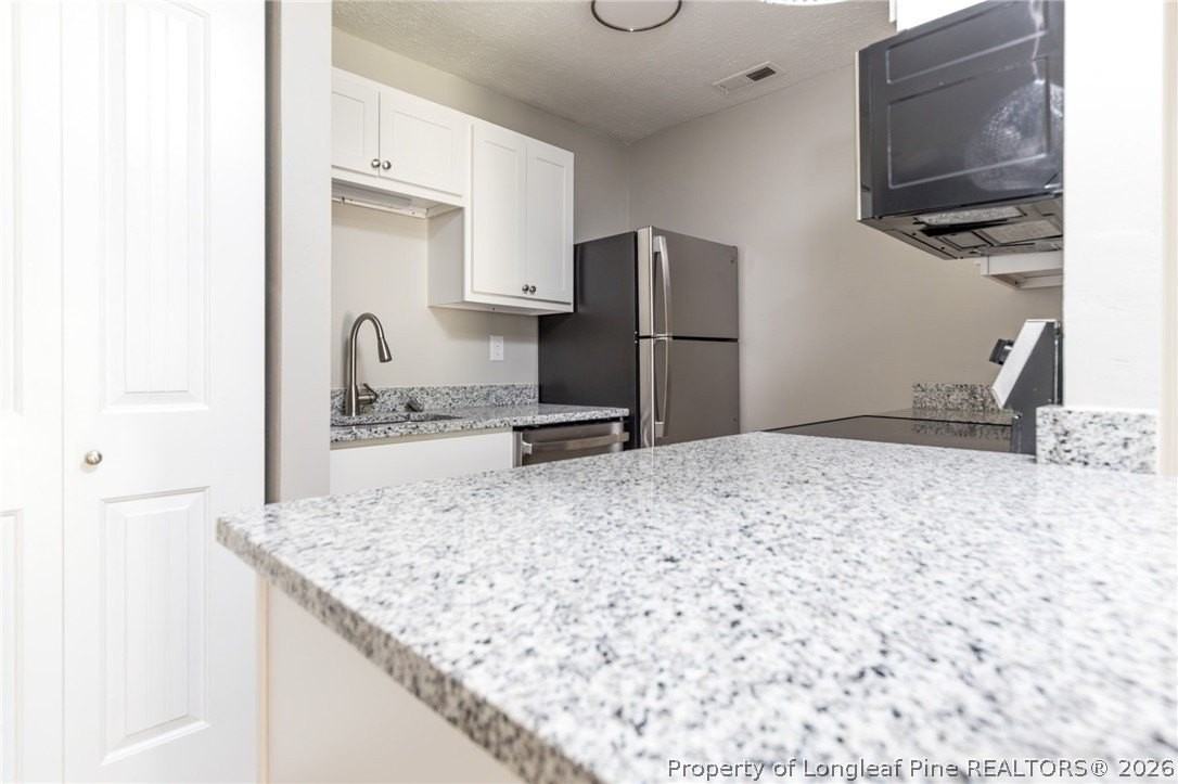 1128 Southwood Dr #7 - Photo 3 of 10